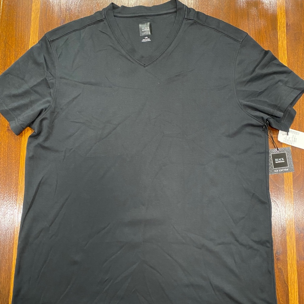 Saks V-neck Tee